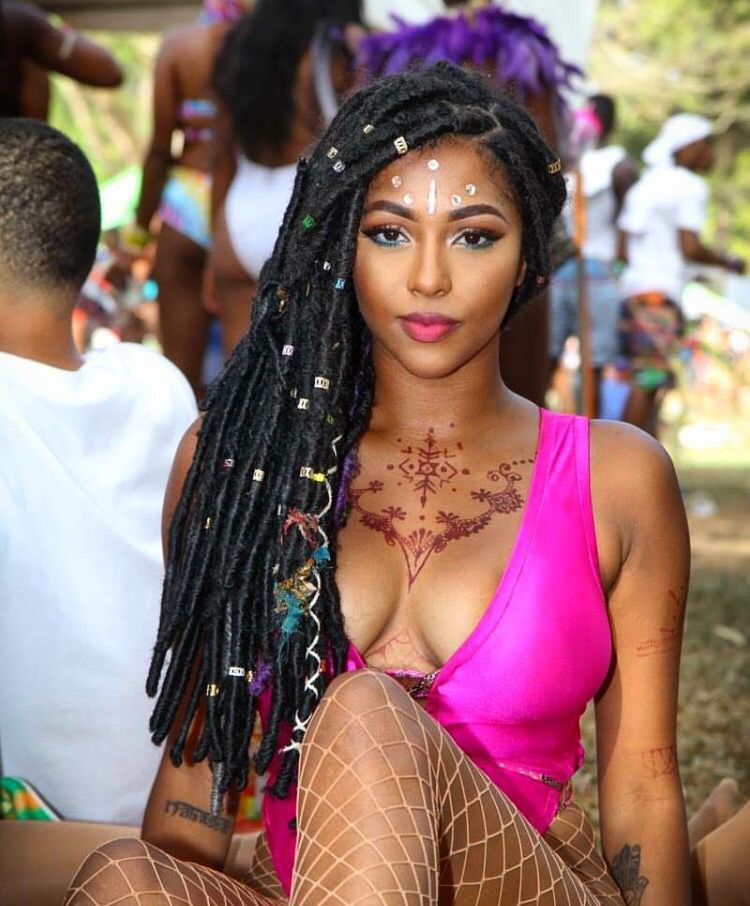 Curly Hair Summer Festival Inspo